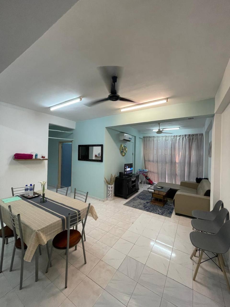 Whispering Woods 3 & Netflix By Ezyroom Melaka Apartment *